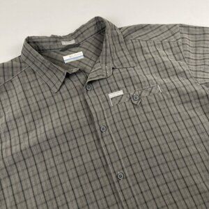 Columbia Short Sleeve Button Up Shirt Mens XL Lightweight Hiking Outdoors Gray